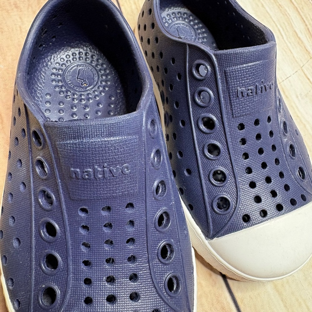 NATIVE Jefferson Navy Blue Size C6 - Picture 8 of 9